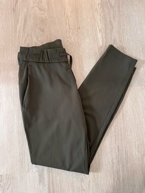 Lululemon Olive Drawstring Jogger Pants - Women